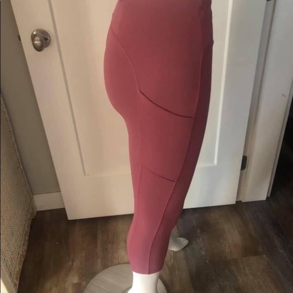 Lululemon Crops - Picture 7 of 7